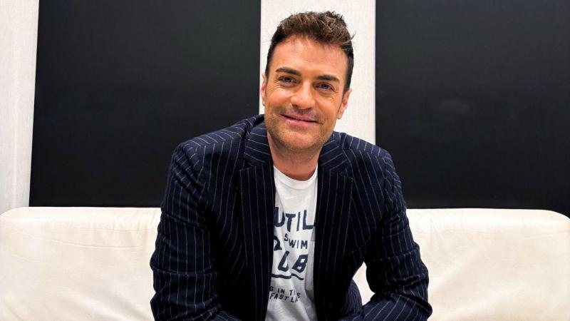 El periodista Miquel Valls presenta su primer libro ‘El ruido bajo la piel’. ElPlural.com. El periodista Miquel Valls presenta su primer libro ‘El ruido bajo la piel’. ElPlural.com.