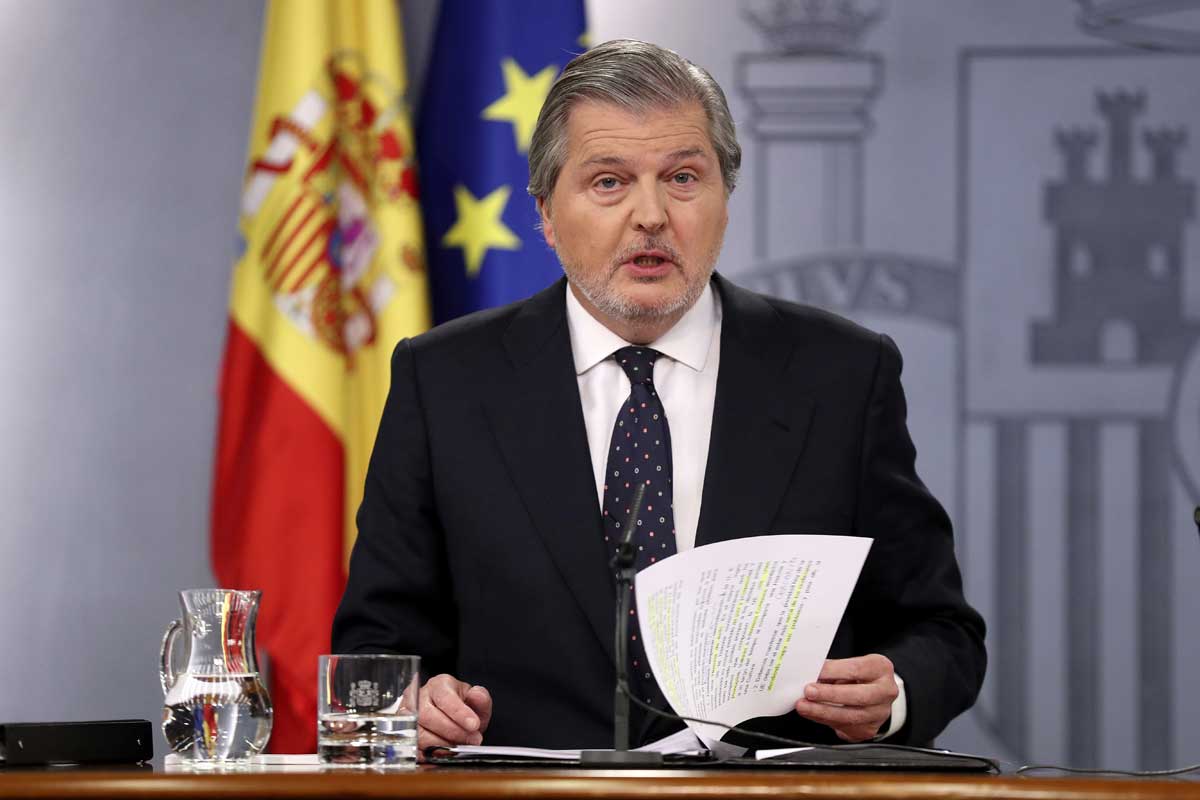 El ministro de Cultura, Íñigo Méndez de Vigo, durante una rueda de prensa tras el Consejo de Ministros El ministro de Cultura, Íñigo Méndez de Vigo, durante una rueda de prensa tras el Consejo de Ministros