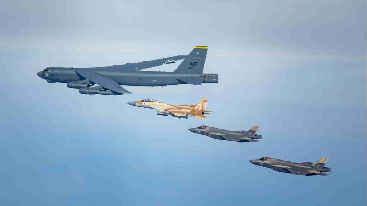 Israel bombardea una planta de agua pesada y una fábrica de óxido de uranio en Irán. EP