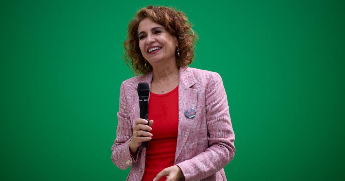 Montero apuesta por un bloque de izquierdas y convierte la sanidad en el eje de las elecciones andaluzas