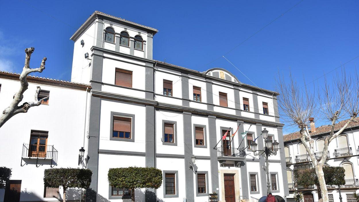 Fachada del Ayuntamiento de Baza / Archivo EP