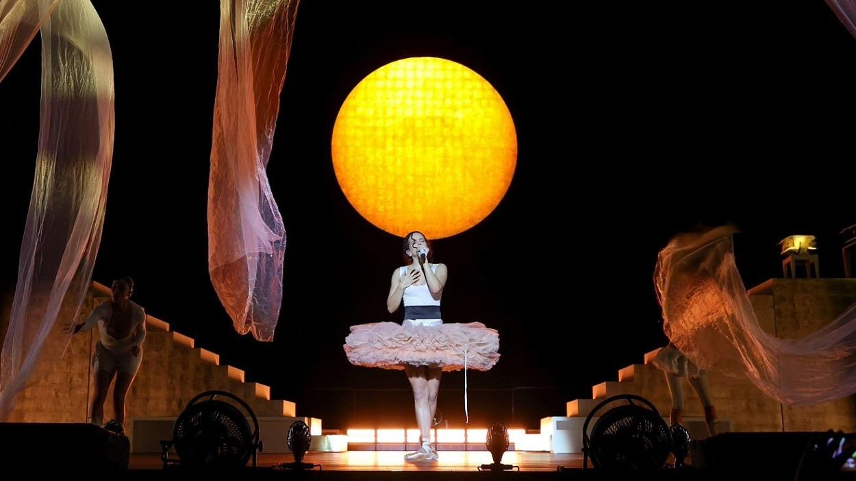 Rosalía durante su 'LUX TOUR' / Getty