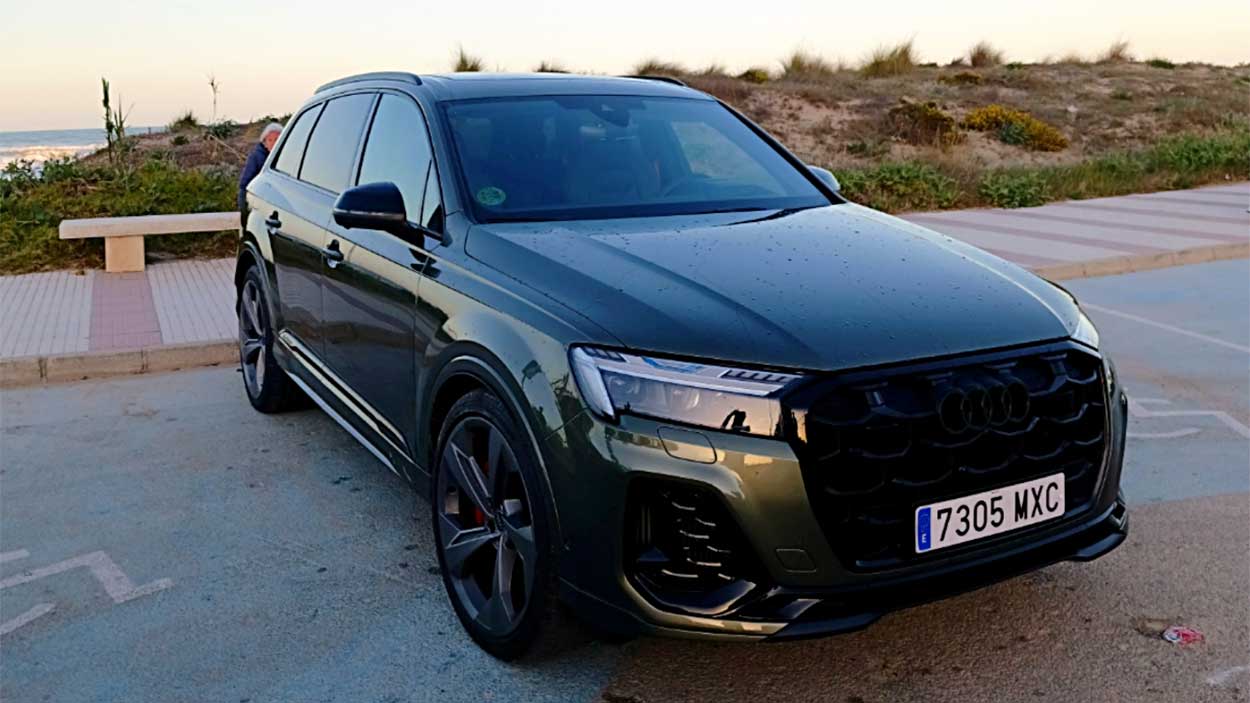 Audi SQ7 TFSI (Audi)