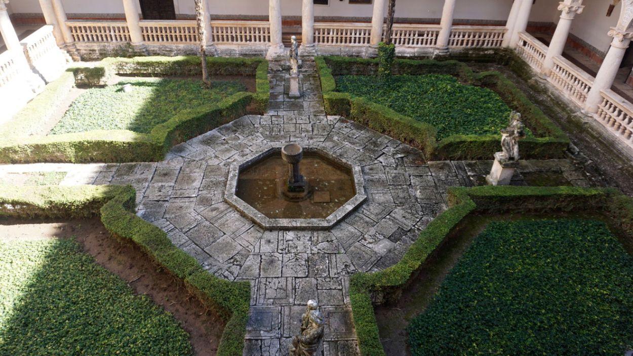 El claustro donde nace la calma