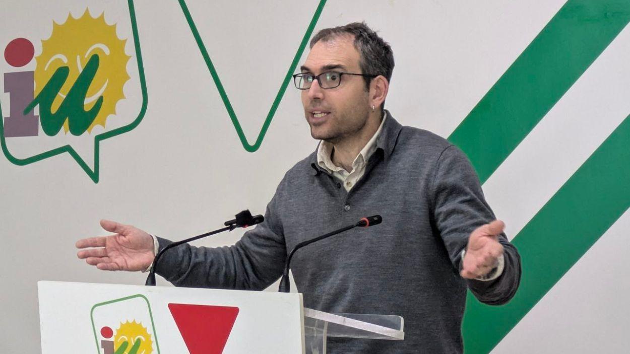El coordinador general de IU Andalucía, Toni Valero, en rueda de prensa / IU Málaga 
