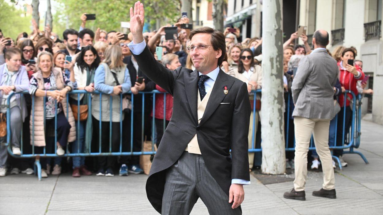 José Luis Martínez-Almeida llega a la parroquia del Sagrado Corazón y San Francisco de Borja, donde se casó en 2024 / EP