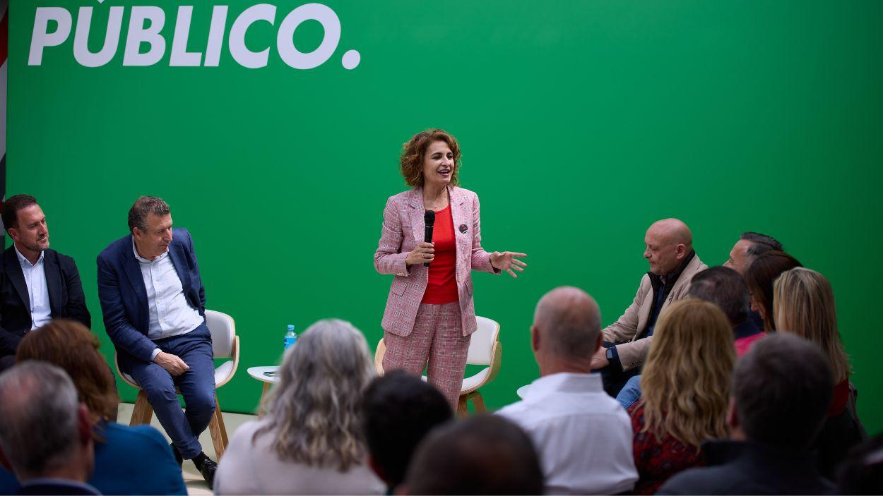 La secretaria general del PSOE-A, María Jesús Montero, reunida con los responsables de las principales agrupaciones socialistas de Sevilla / Archivo PSOE-A