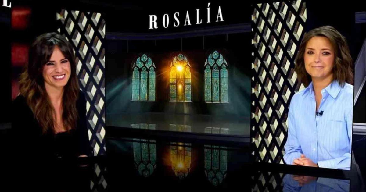 ‘Informativos Telecinco’ sorprende en directo al recrear el ‘confesionario’ del LUX Tour de Rosalía