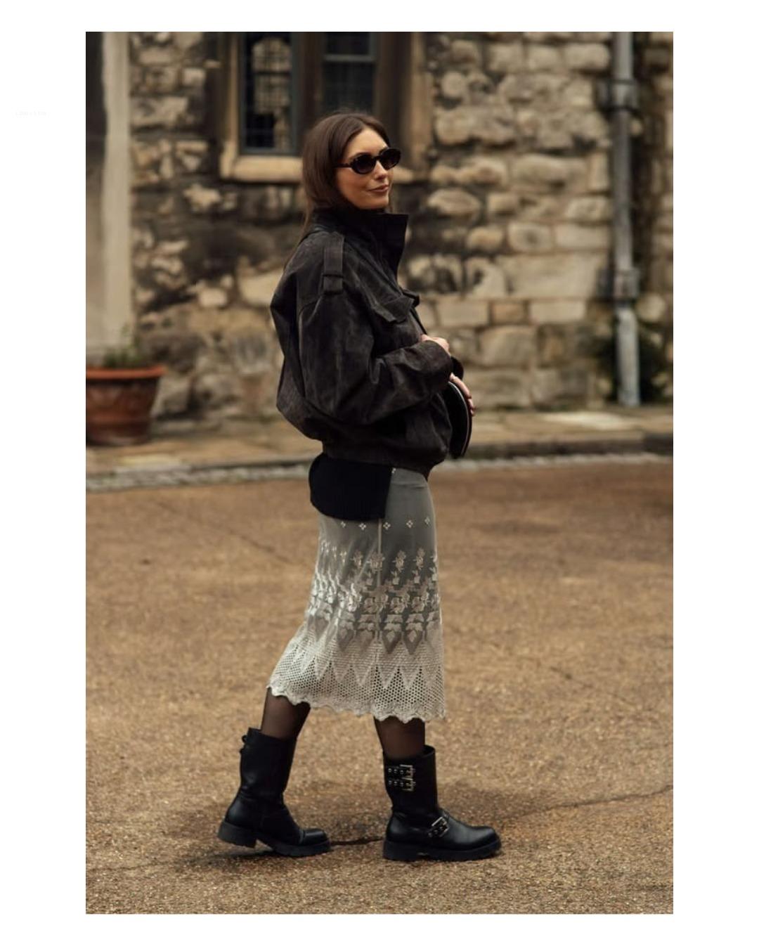 Falda con cordón + botas biker