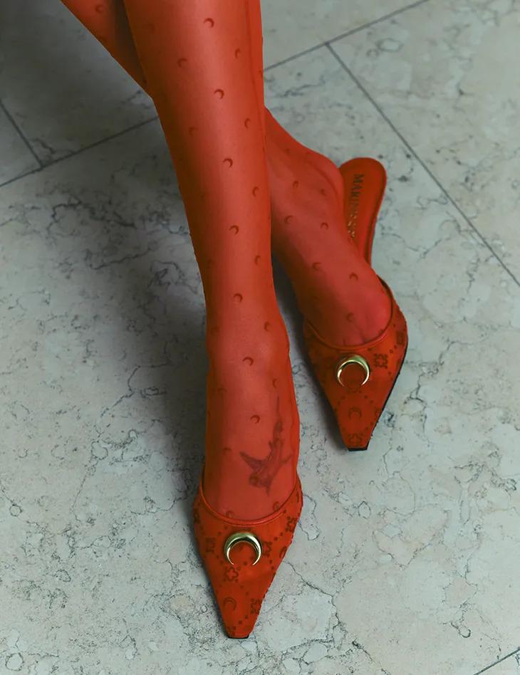 MarineSerreEsterExposito 2 060426