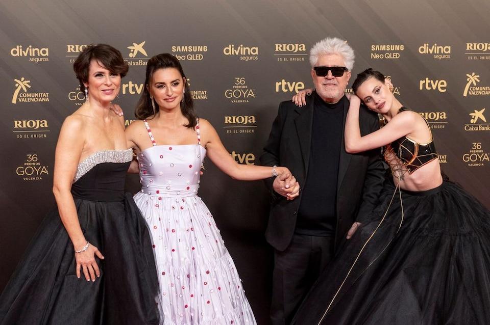 AitanaSánchezGijónPeneloCruz 3 070426 2 (1)