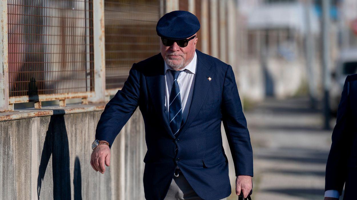 El excomisario José Manuel Villarejo sale del juicio por la Kitchen en la Audiencia Nacional. EP