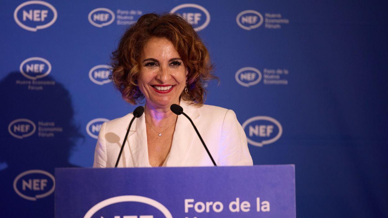 Candidata del PSOE-A a la Presidencia de la Junta, María Jesús Monhttps://cs.elplural.com/es/articles/create/2#step1tero, en el Foro Nueva Economía 