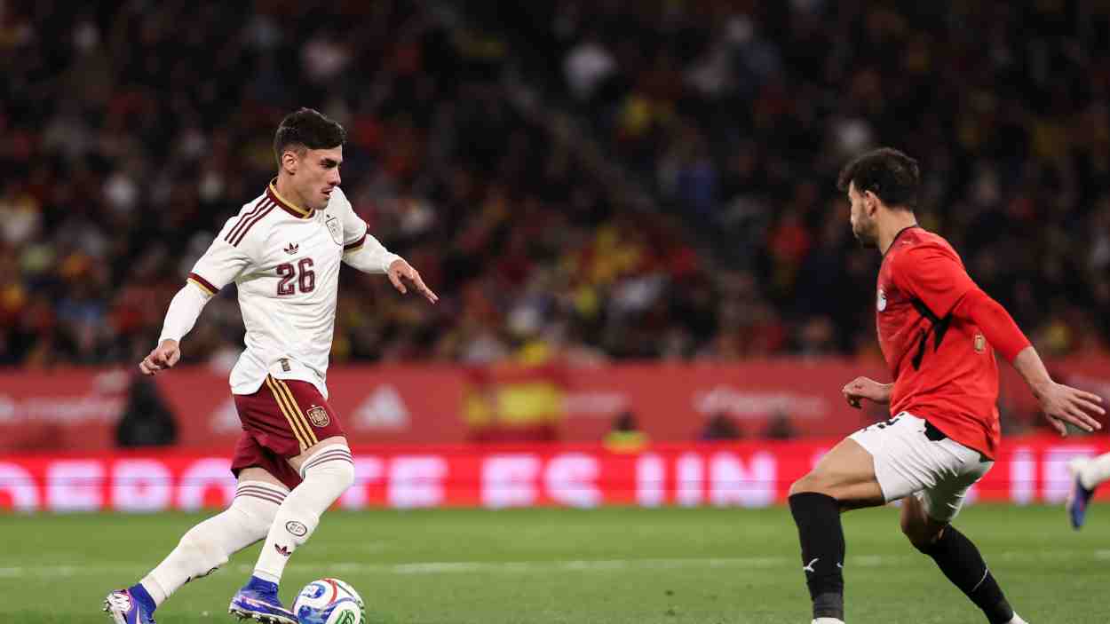 Cánticos racistas durante el partido España Egipto. EP