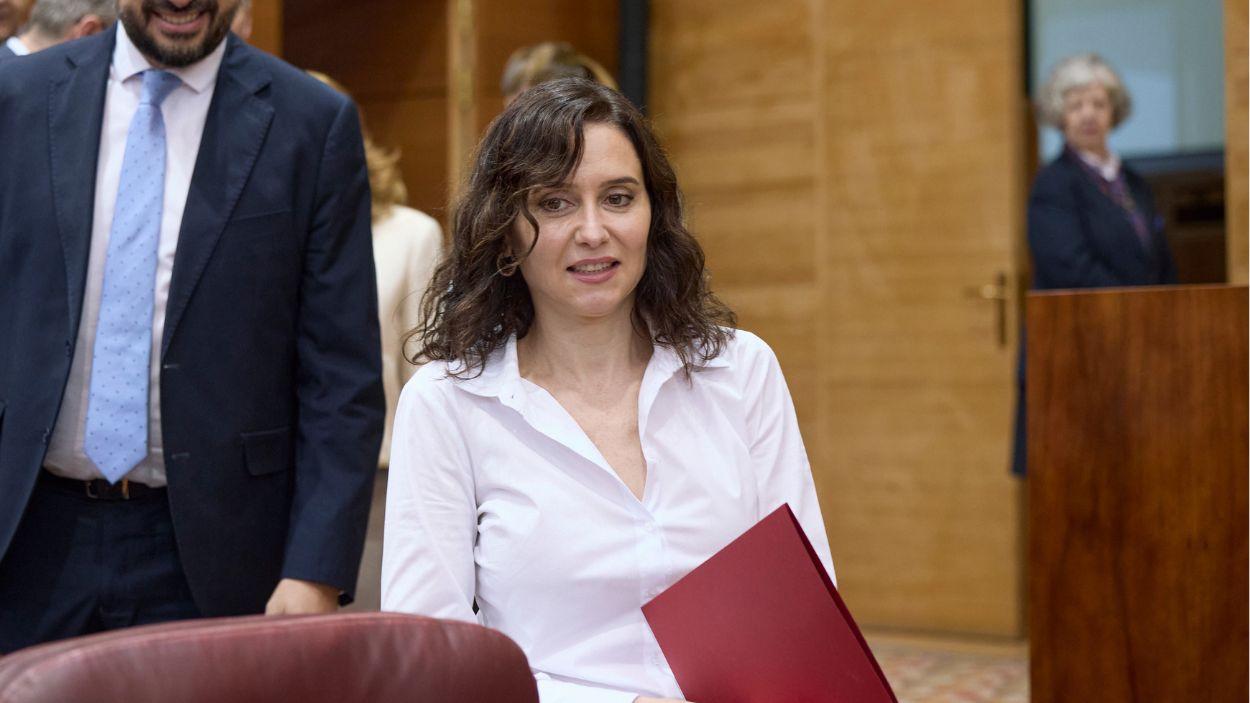 La presidenta de la Comunidad de Madrid, Isabel Díaz Ayuso, a su llegada al último Pleno de la Asamblea. EP
