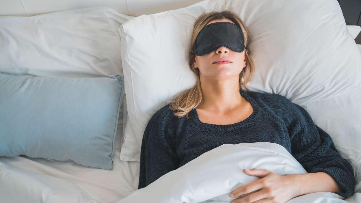 El truco definitivo para dormir mejor sin pastillas fuertes