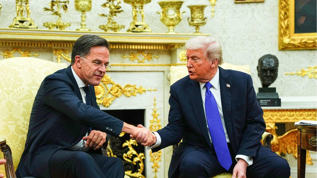 El presidente de Estados Unidos, Donald Trump, y el secretario general de la OTAN, Mark Rutte, en una reunión en la Casa Blanca. EP.