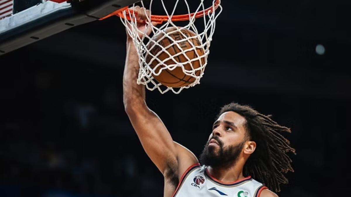 J. Cole durante un partido con los Monkey Kings| @monkeykings
