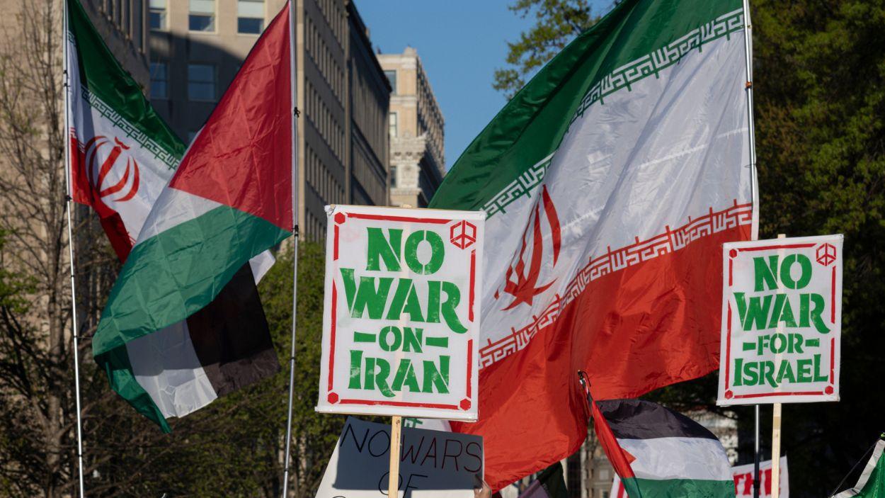 Manifestantes en Washington ante la Casa Blanca contra la guerra en Irán. EP.
