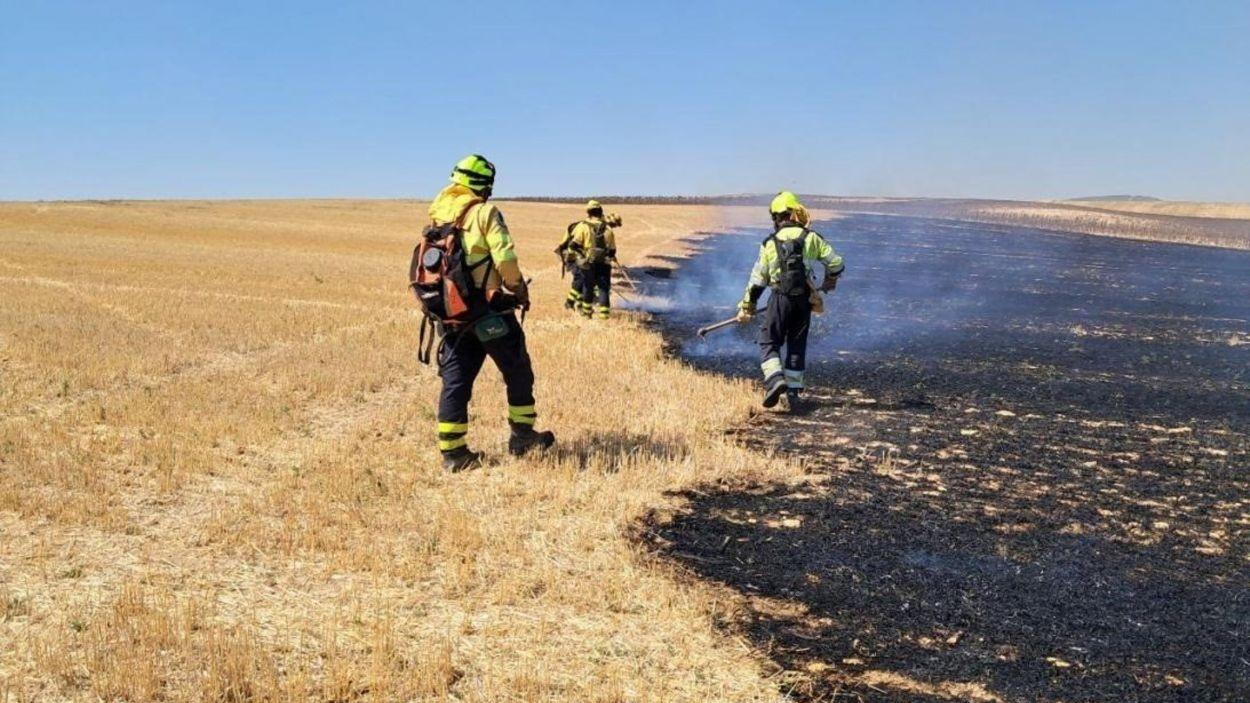 Extinción de un incendio. JCCM Archivo