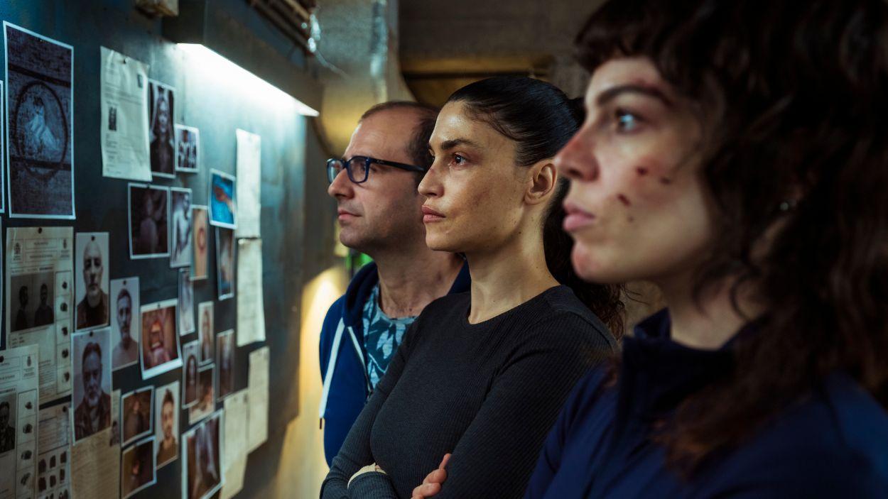 Paco Cabezas, Nerea Barros y Lucía Martín en 'La nena'. Atresmedia