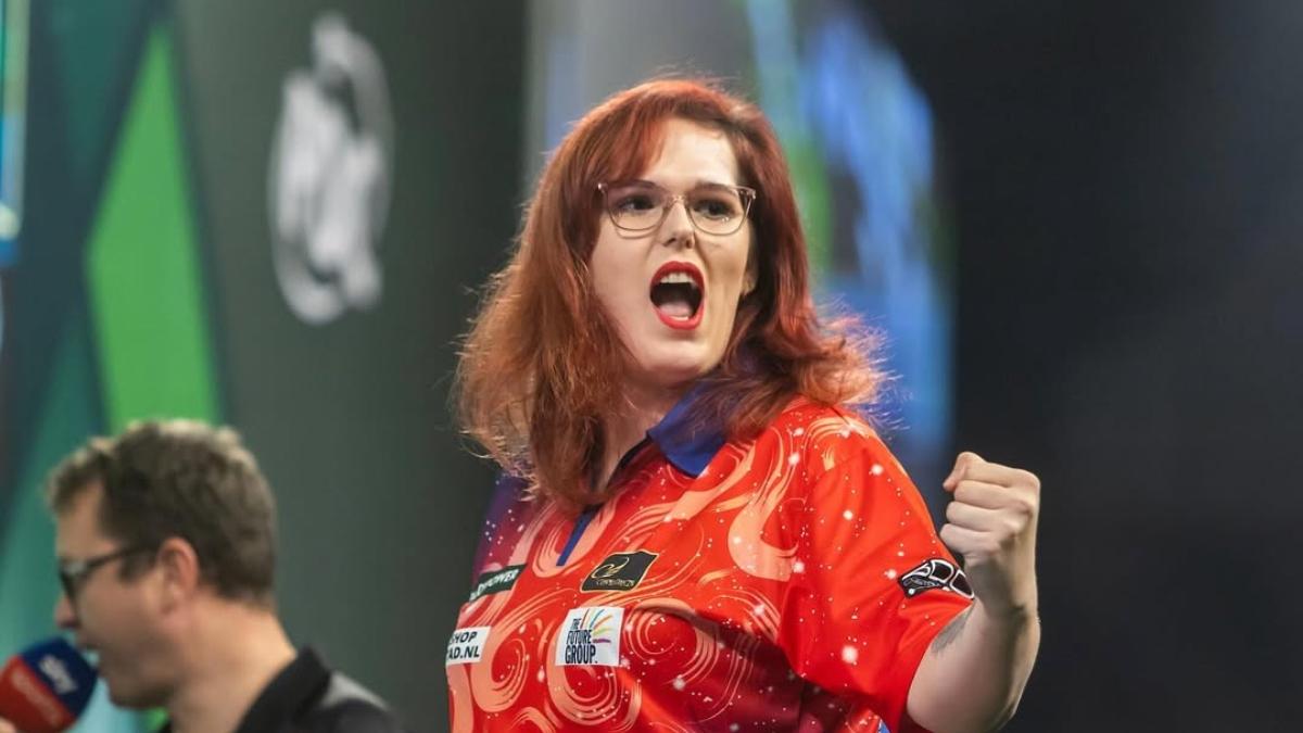 Noa-Lynn van Leuven durante una competición| @noalynn180