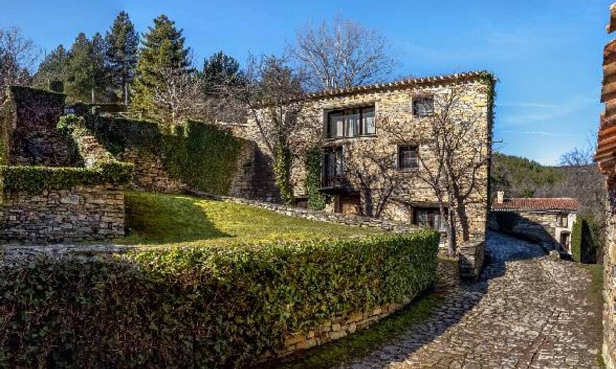 El pueblo de Soria donde se rodó 'El Pueblo' y donde no se puede hablar español durante meses (Foto: Soria ni te la imaginas)