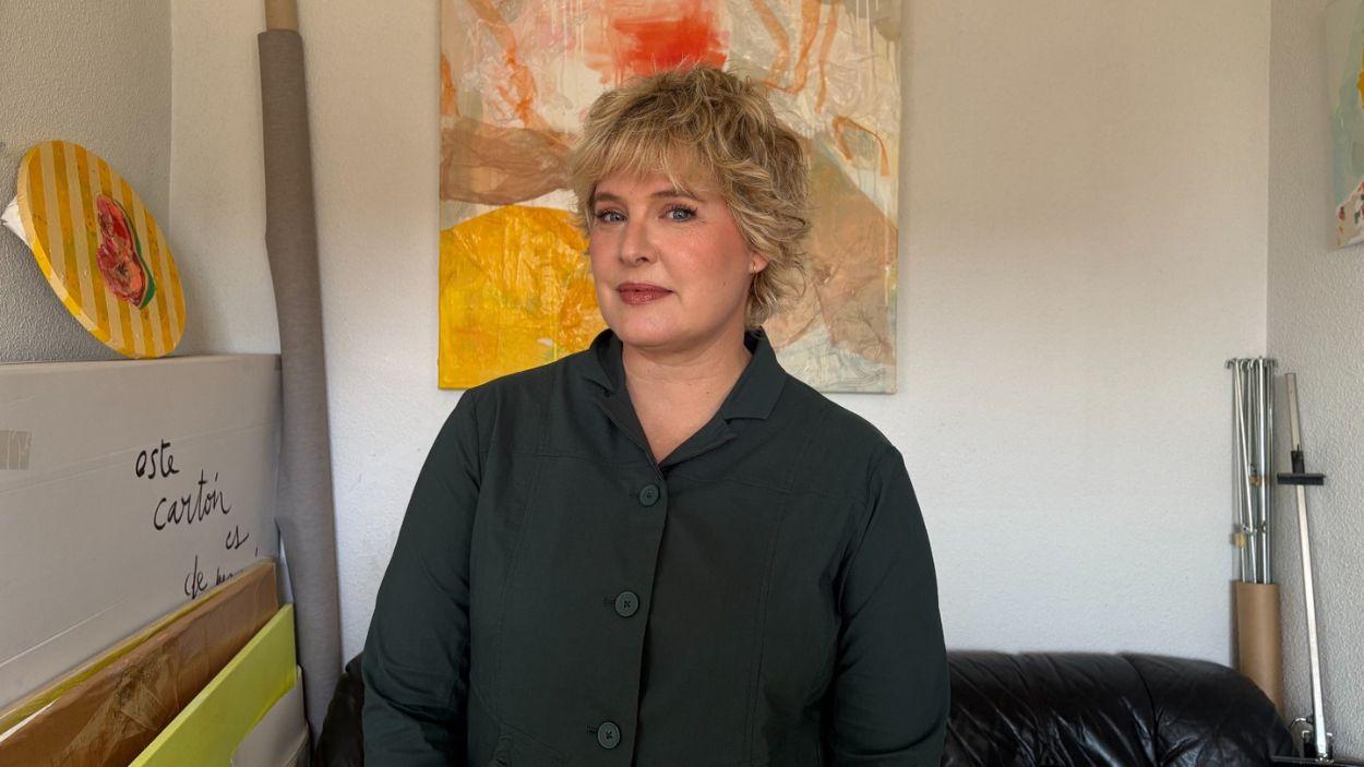 La influencer y presentadora recibe a ElPlural.com en su estudio de pintura. ElPlural.com.  