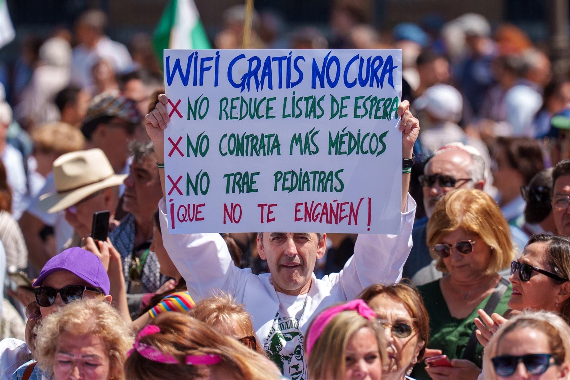 EuropaPress 7433096 imagenes manifestacion mareas blancas calles sevilla 12 abril 2026 sevilla