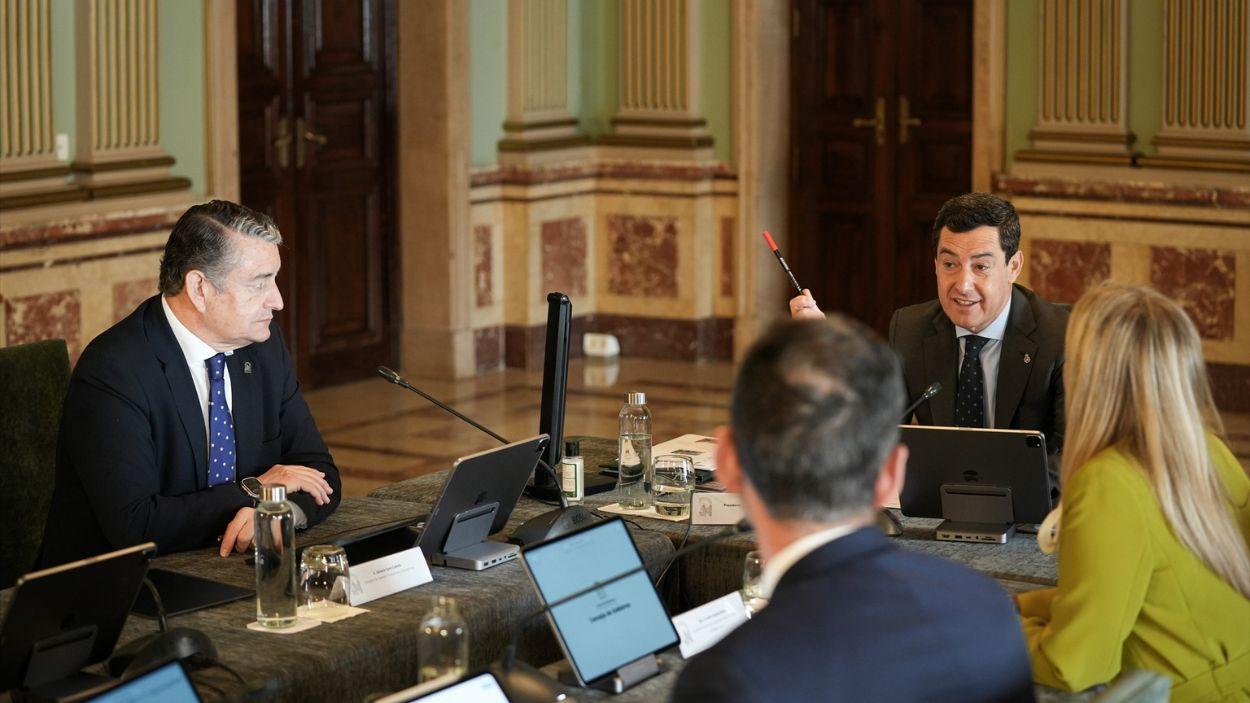 presidente juntaPresidente de la Junta de Andalucía, Moreno Bonilla, preside una reunión del Consejo de Gobierno / EPandalucia juanma moreno preside huelva reunion ordinaria