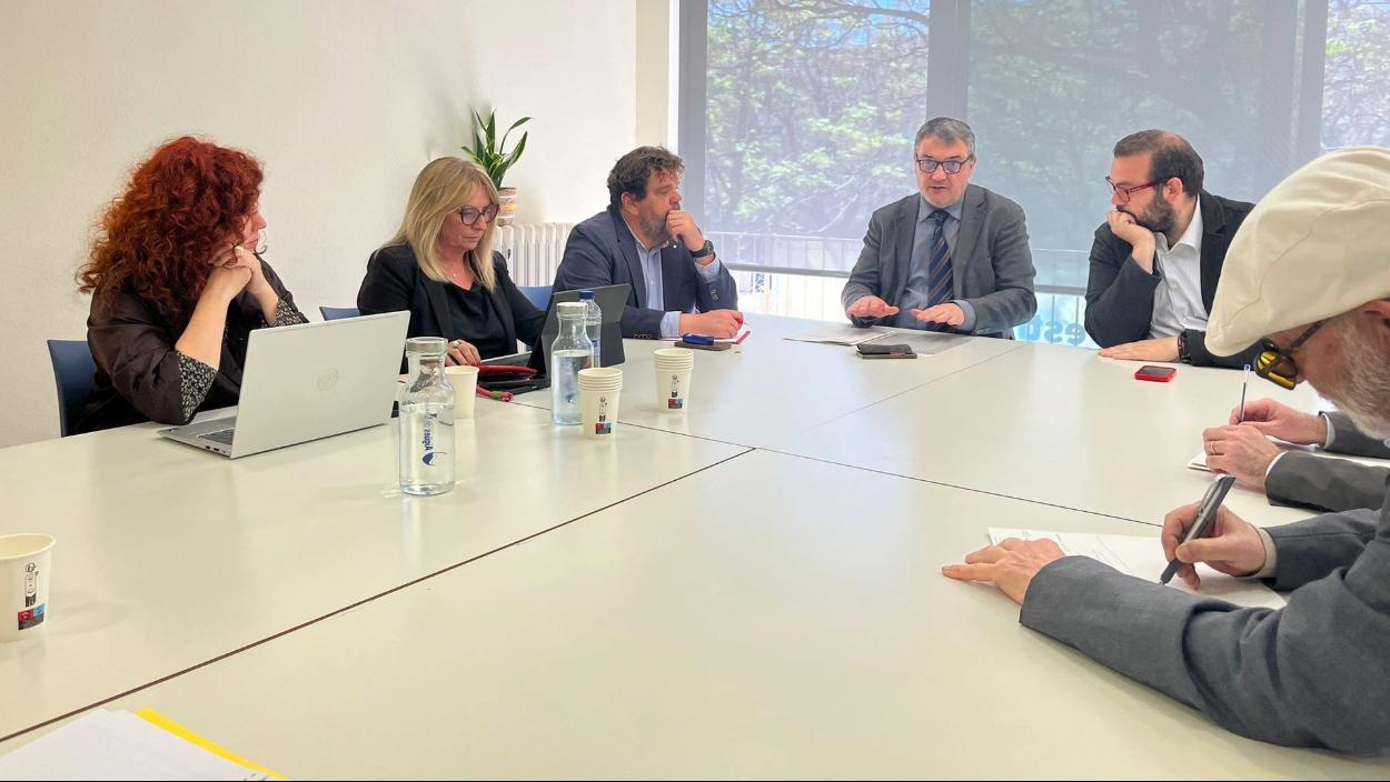 Reunión de constitución del Comité de Evaluación y Seguimiento del Plan de Barrios de Cerdanyola. Ayuntamiento de Mataró