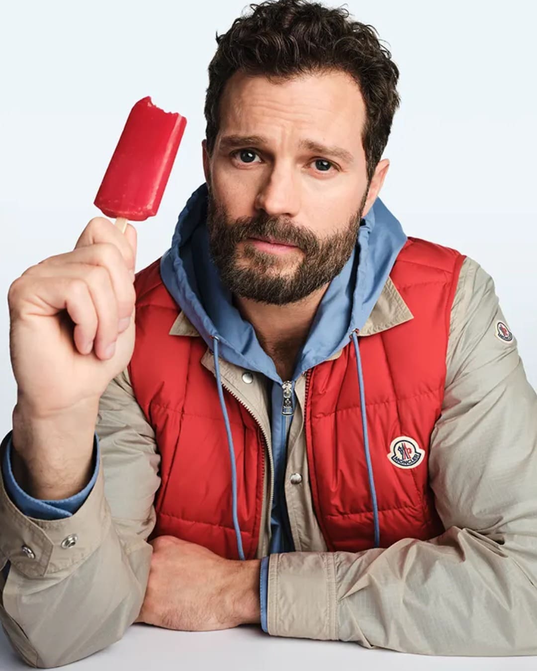 Jamie Dornan x Moncler Verano 2026
