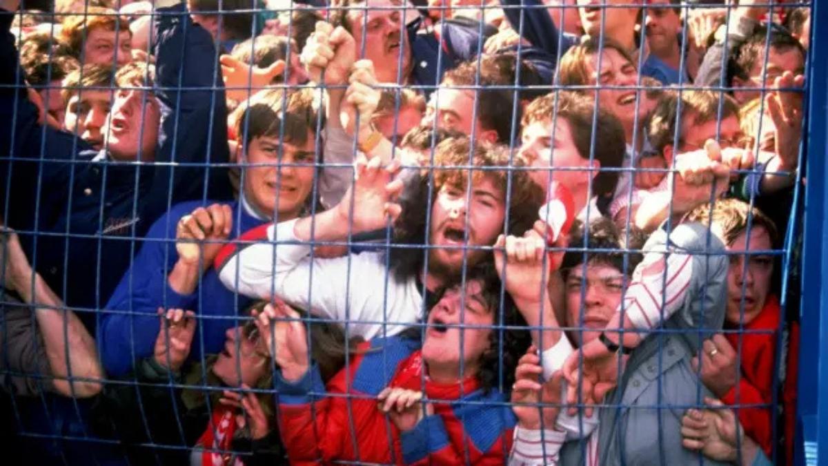 Gente siendo aplastada durante la tragedia| X