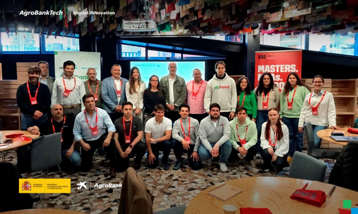 AgroBank Tech Digital Innovation acelera 15 startups para promover la digitalización y sostenibilidad del sector agroalimentario junto al MAPA. CAIXABANK