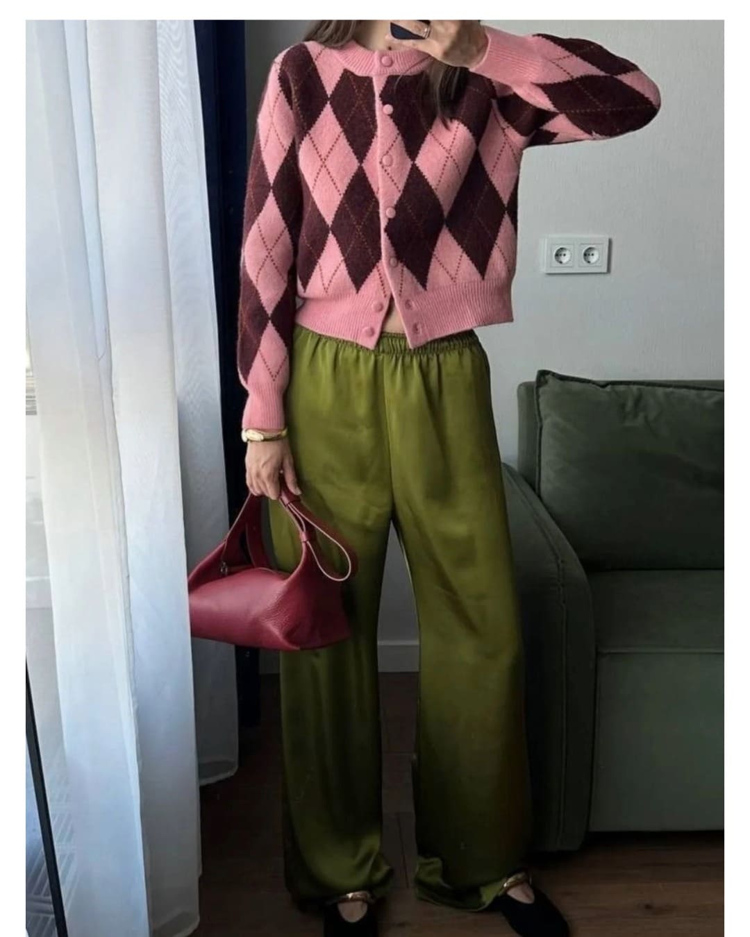 Cardigan con rombos en rosa salmón y burdeos