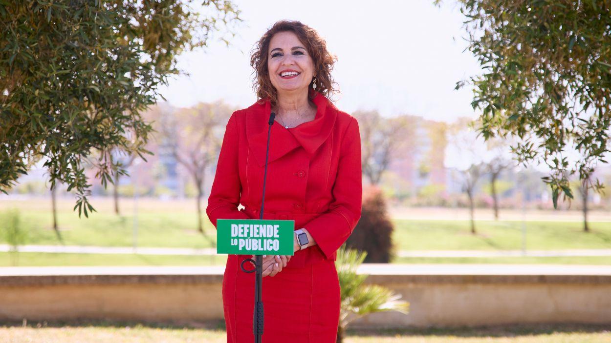 La secretaria general del PSOE-A, María Jesús Montero, atiende a los medios / PSOE-A