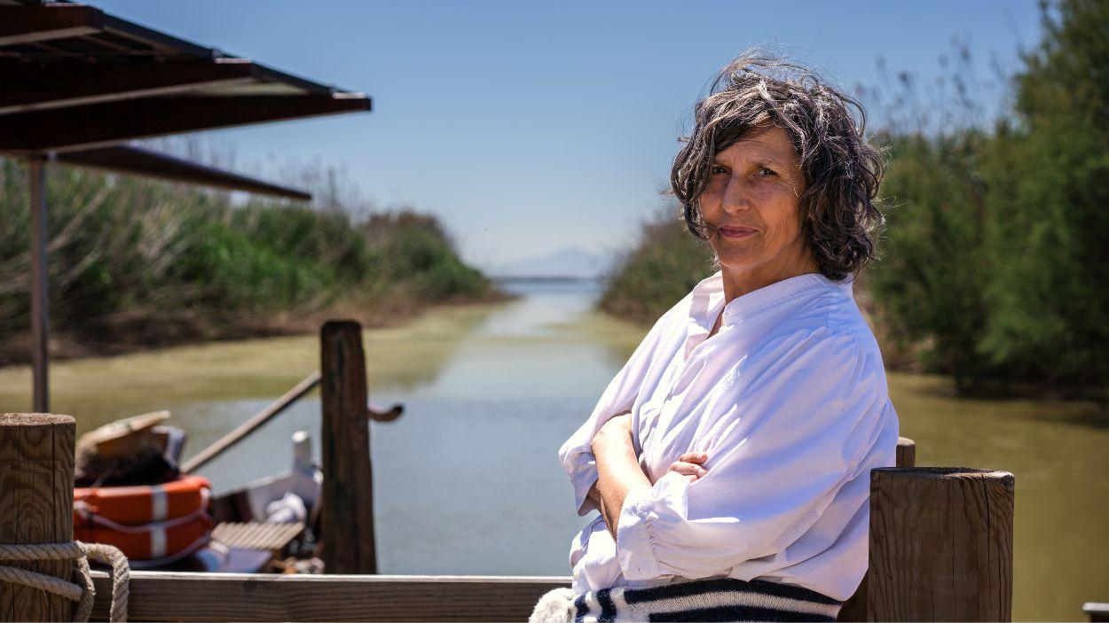 Elvira Mínguez en la Albufera de Valencia ©Hugo G. Pecellín/Espasa