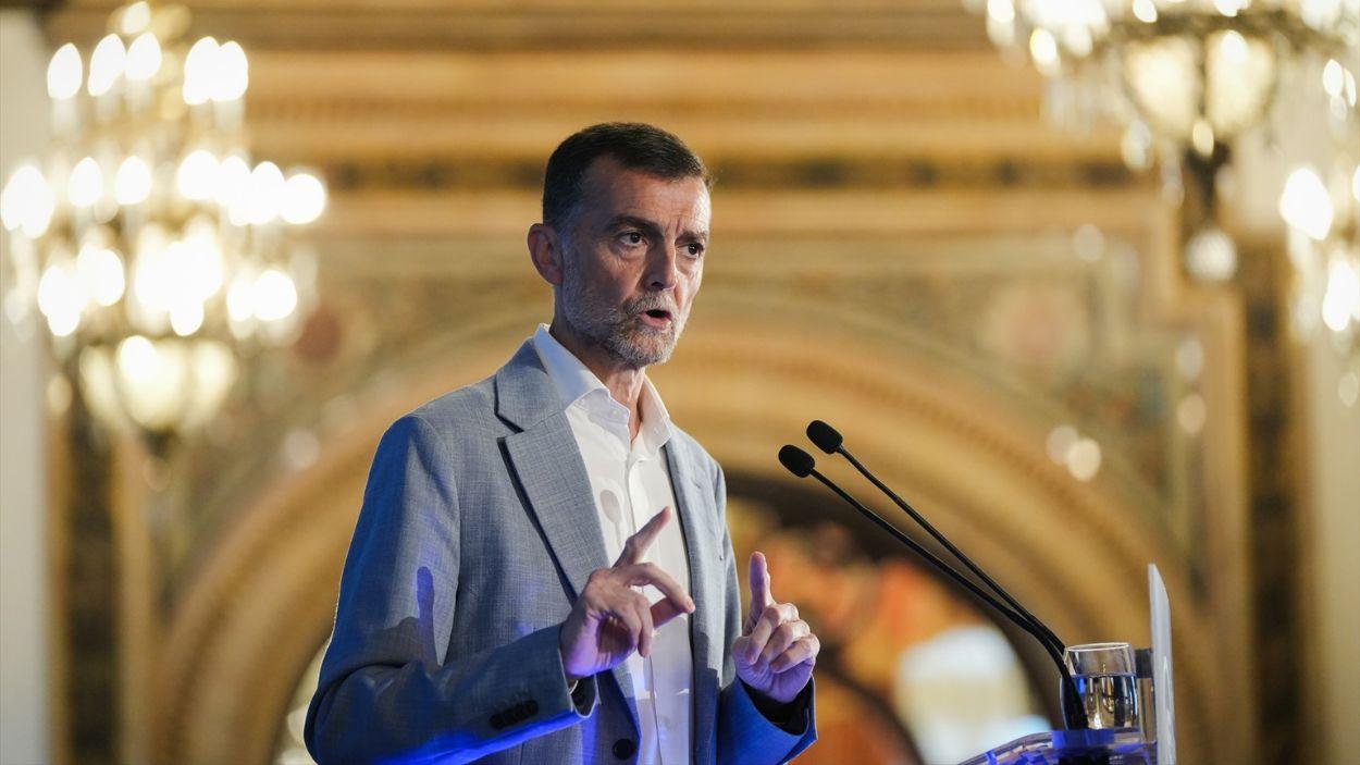 El candidato de Por Andalucía a la Presidencia de la Junta, Antonio Maíllo, participa en un desayuno informativo de 'Fórum Europa / EP