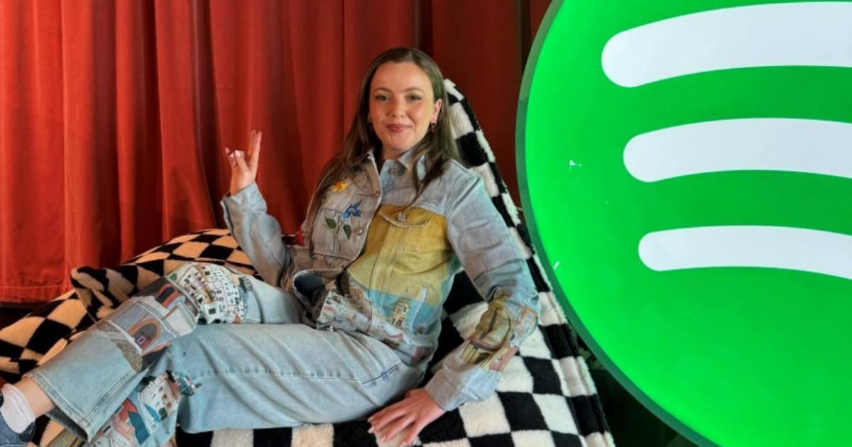 Primeras pistas de la canción que Asha ha creado en Estocolmo gracias al Premio Spotify del Benidorm Fest: «Es muy viajera»