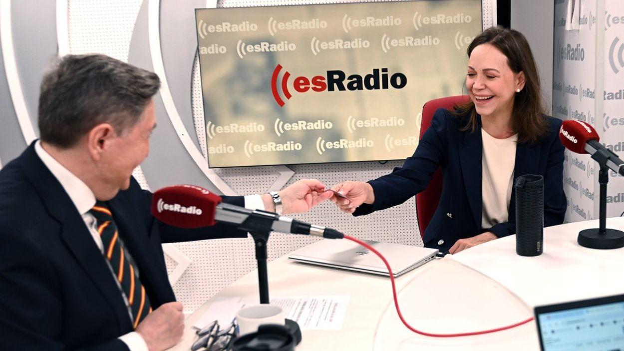 Federico Jiménez Losantos y María Corina Machado, durante el programa de esRadio. X.