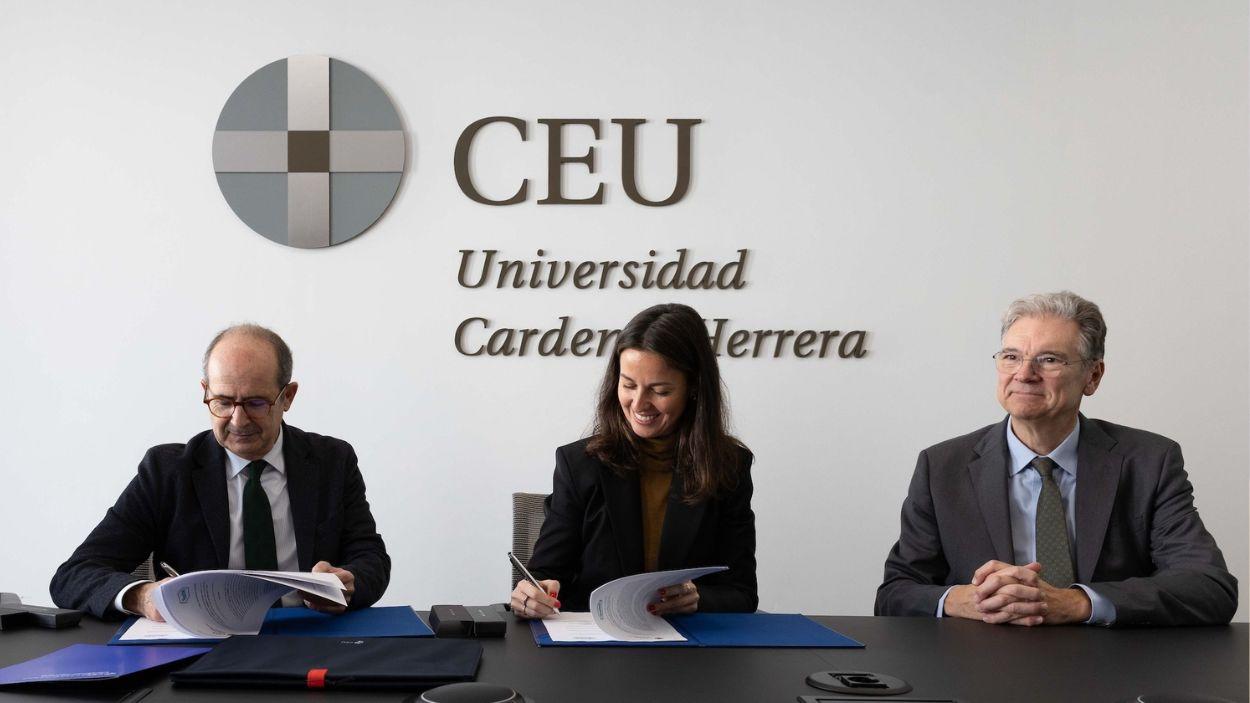 Nace la Cátedra de Oncología de Precisión CEU-Roche Farma para impulsar la investigación y la aplicación clínica en este campo. EP
