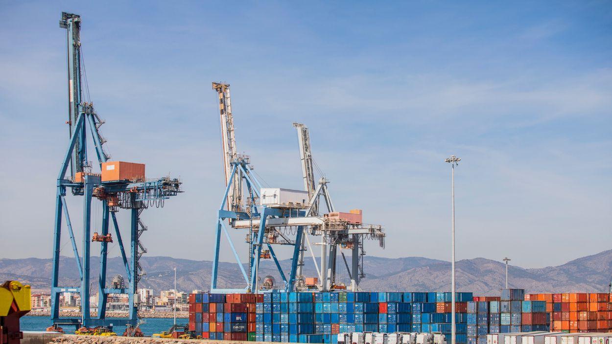 El movimiento propalestino intenta evitar la llegada de un barco israelí con materias palestinas robadas a Castellón. EP.