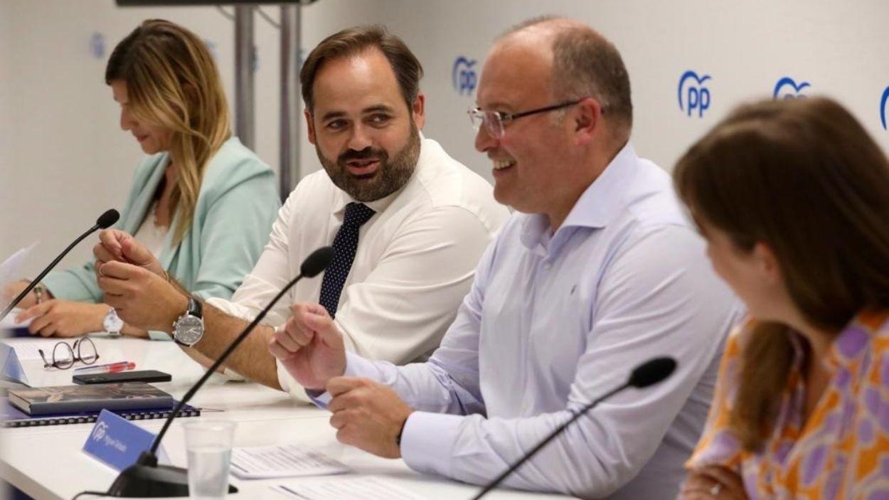 El líder del PP de Castilla La Mancha, Paco Núñez, junto a Miguel Tellado. PP CLM.