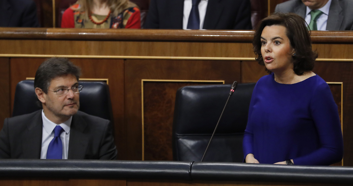La vicepresidenta del Gobierno, Soraya Saénz de Santamaría, durante su intervención en la sesión de control al Gobierno que se celebra hoy en el pleno del Congreso de los Diputados. 