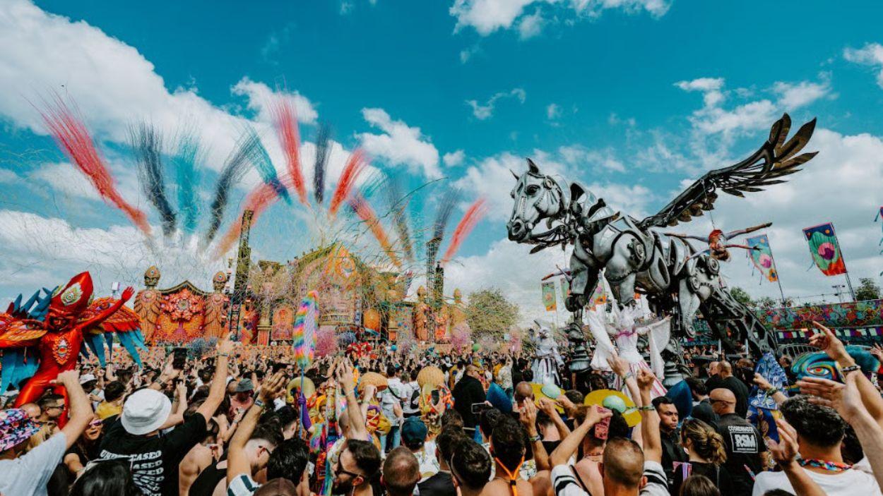 Elrow Town Madrid 2026 fecha, claves y regreso del festival inmersivo.