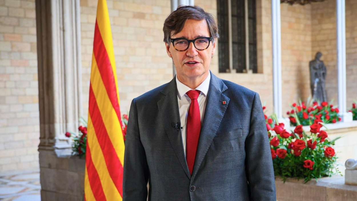 El presidente de la Generalitat de Cataluña, Salvador Illa, durante su declaración institucional con motivo de la diada de Sant Jordi de 2026