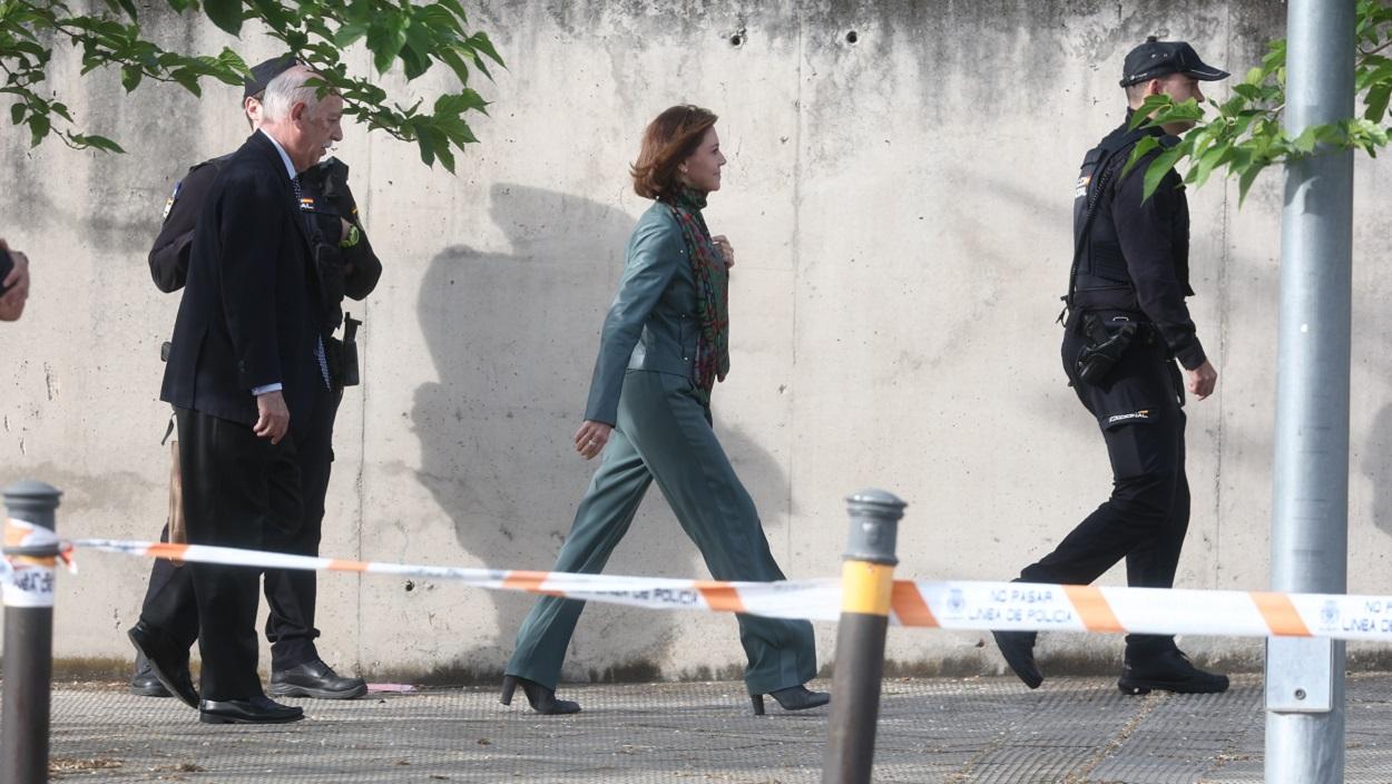 La exministra de Defensa, María Dolores de Cospedal, a su llegada a la Audiencia Nacional. EP