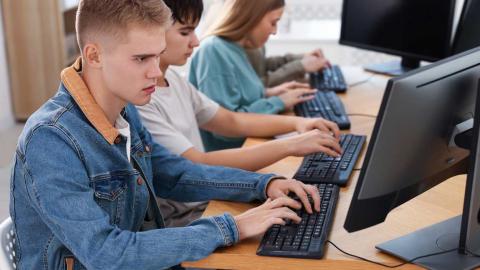 Ni copiar ni hacer trampas: 5 trucos con IA para estudiar mejor antes de los exámenes de mayo