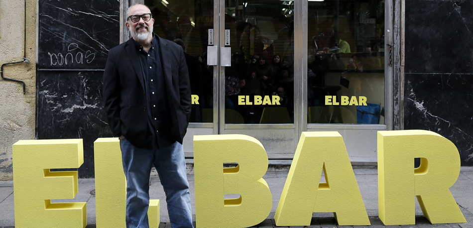 El director de cine Alex de la Iglesia en la presentación de su nueva película 'El Bar', en Madrid