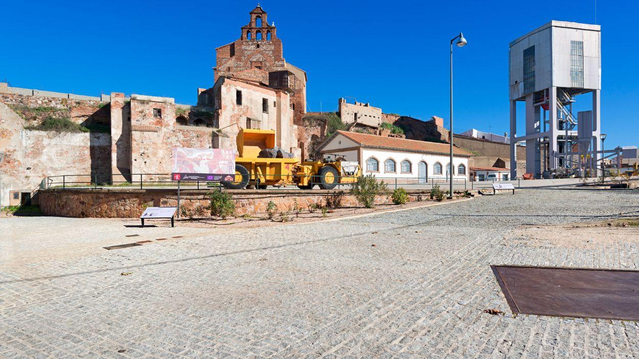 Plaza de San Teodoro y conjunto minero de Almadén.
